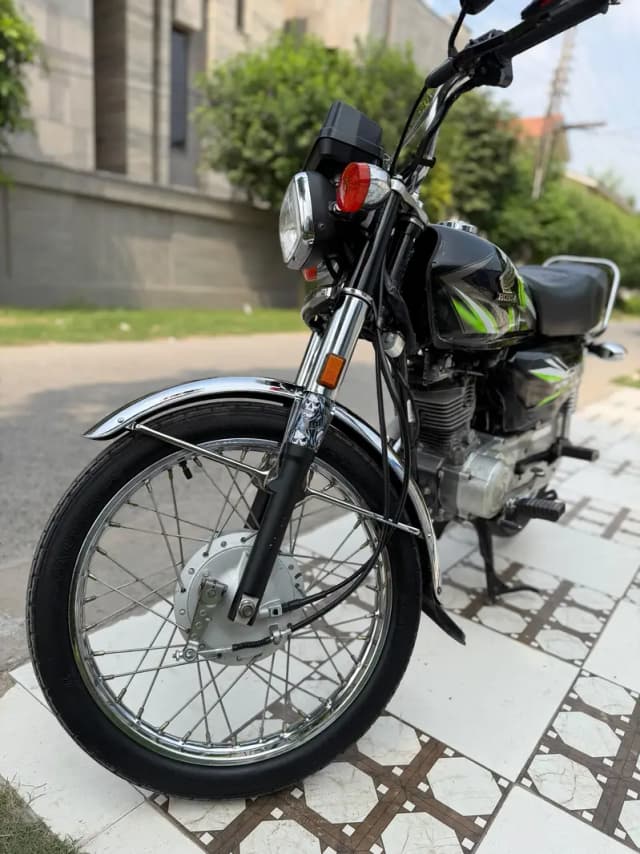 | Honda | CG 125 | Model 2024 | Condiion 10/10 |