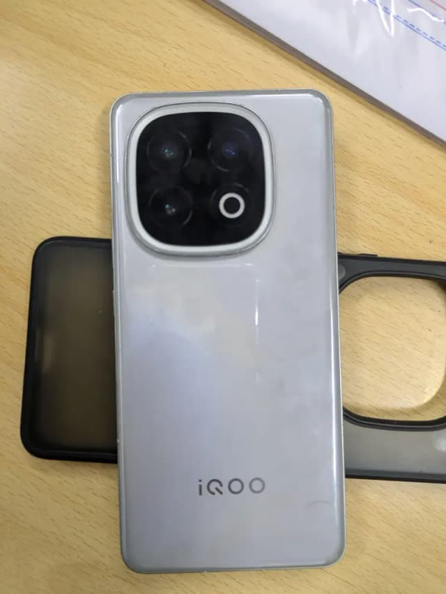 Vivo iQOO 13