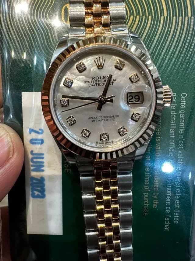 We Buy Rolex Cartier Omega Baume & Mercier Chopard Audemars Piguet IWC