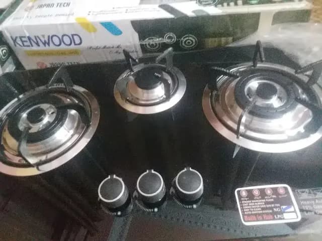 Automatic ignition 3 burner tempered glass stove full furnished look