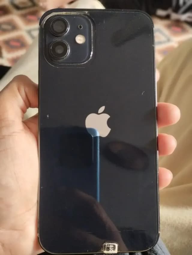 Apple iPhone 12
