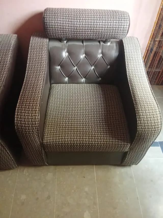 5 Seater Sofa Set for Sale With Center Table