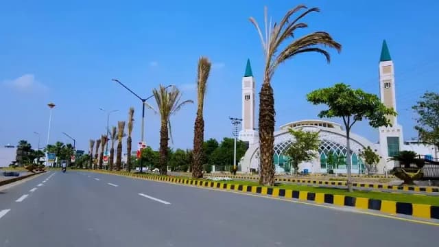 Ideal Location 5 Marla Plot for Sale in A1 Block, Central Park Lahore