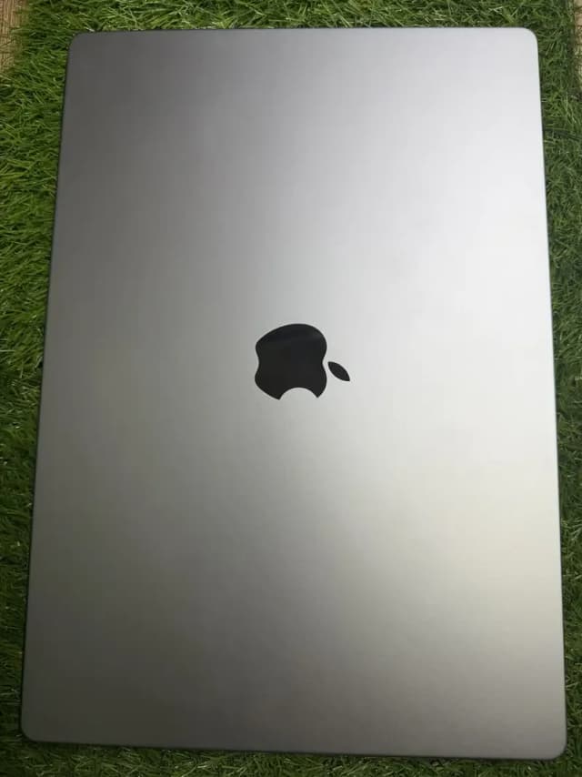 Apple MacBook Pro M1 chip 16 inch