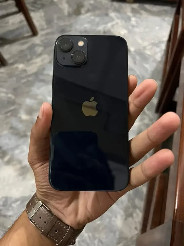 Apple iPhone 13 JV in apple warranty till 2027
