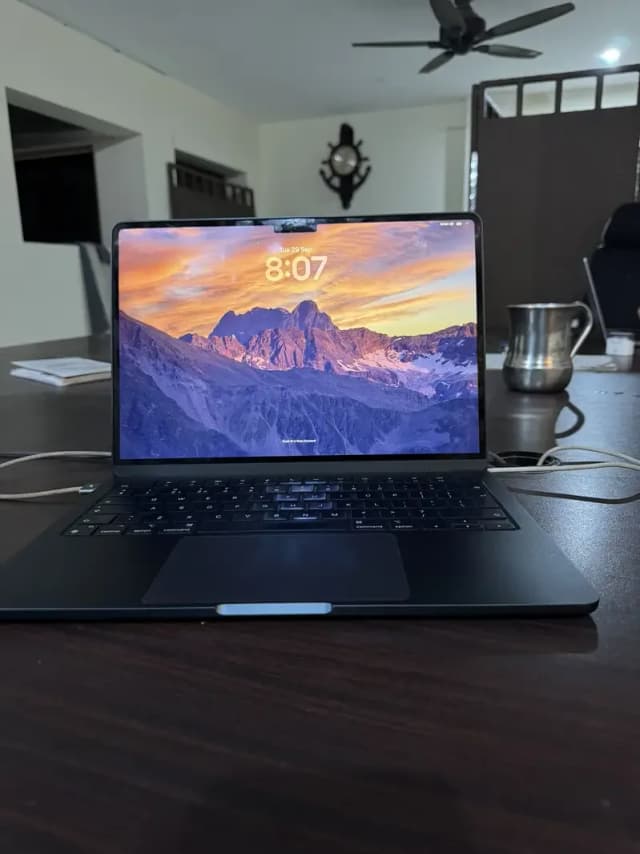 Macbook M2 Air
