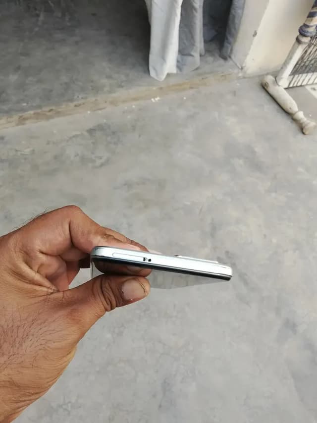 Vivo Y21 4gb 64gb diba sath hy