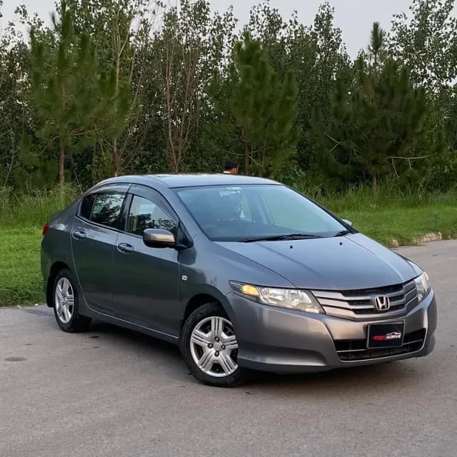 Honda City 2010 total genuine paint in out class condition
