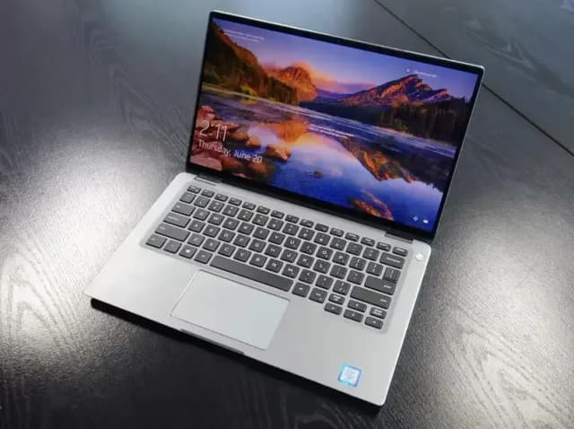 Dell latitude 2in1 i7 8gen ////(Motherboard Dead////