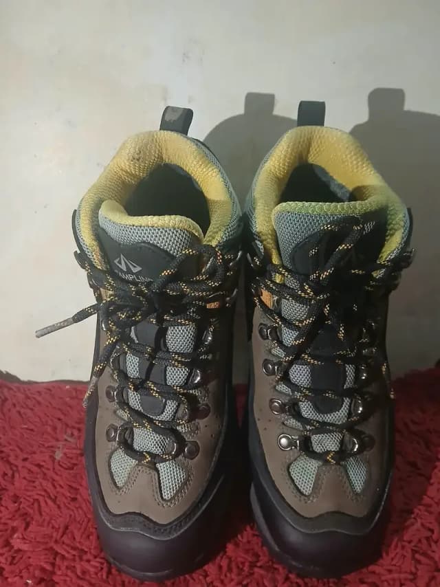 Trekking Boots Size 41 Waterproof - Like New