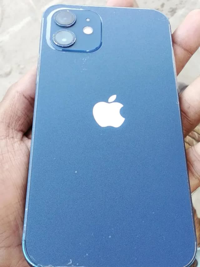 Apple iPhone 12