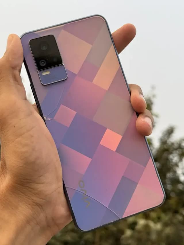 Vivo V21e