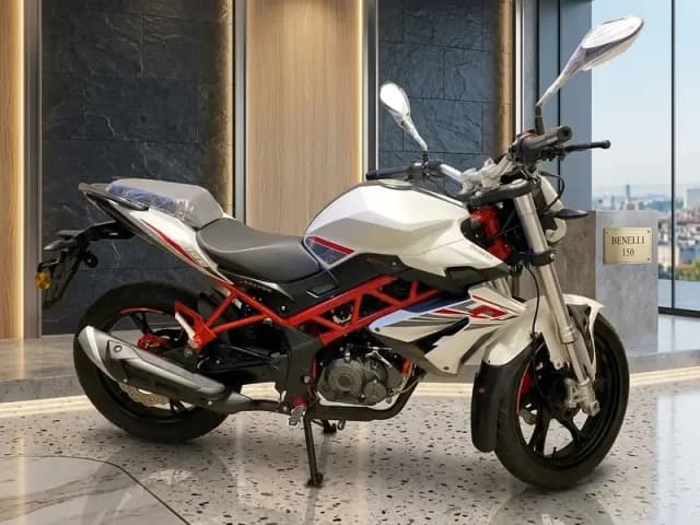 Benelli TNT 150i Brand new Heavybike Low Mileage 2400 Only sport bike