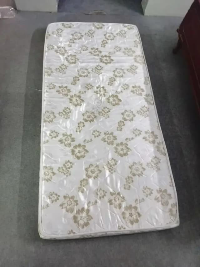 medicate bed for sale  4 materes hai