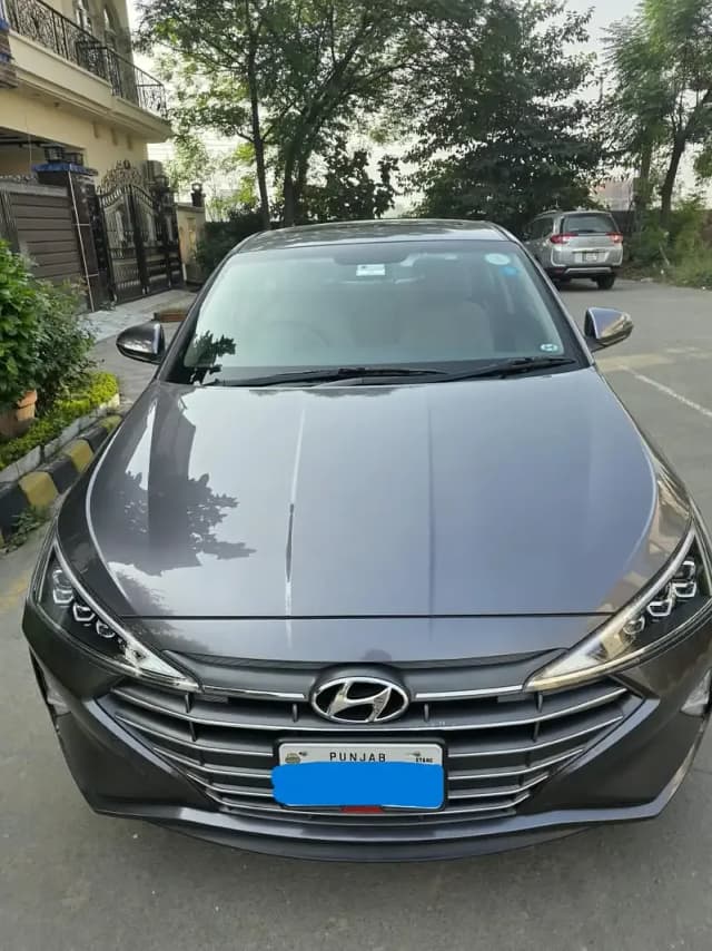 *HYUNDAI ELANTRA GLS 2022 – PREMIUM SEDAN *