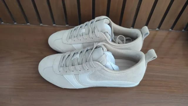 Sneaker shoe