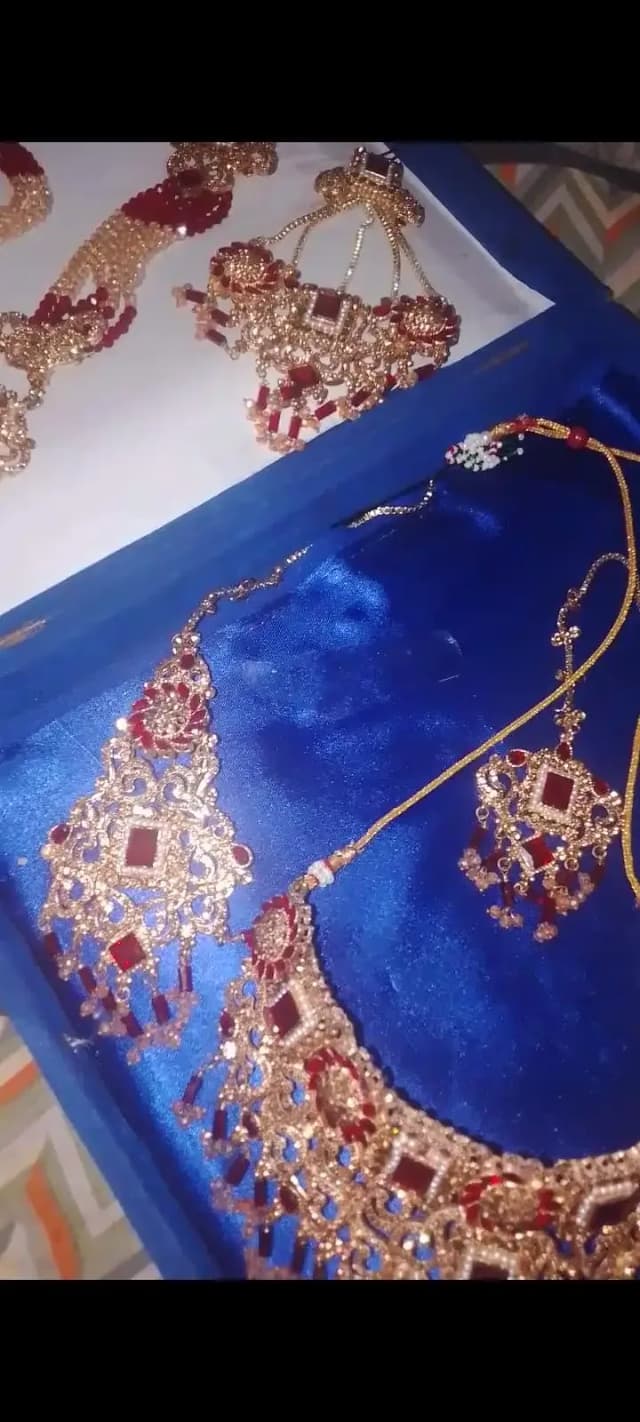 red Bridal Set 1 Time Used 20k buying