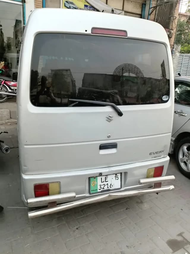 Suzuki Every 2010