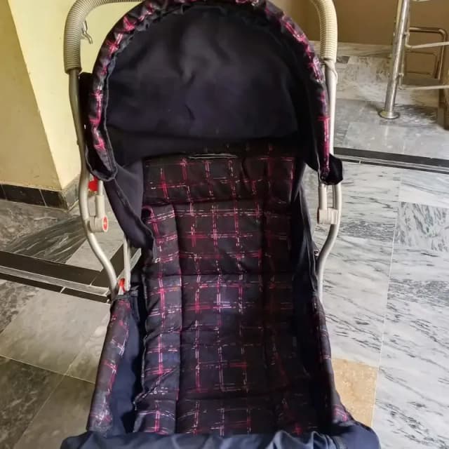 baby pram hardly used