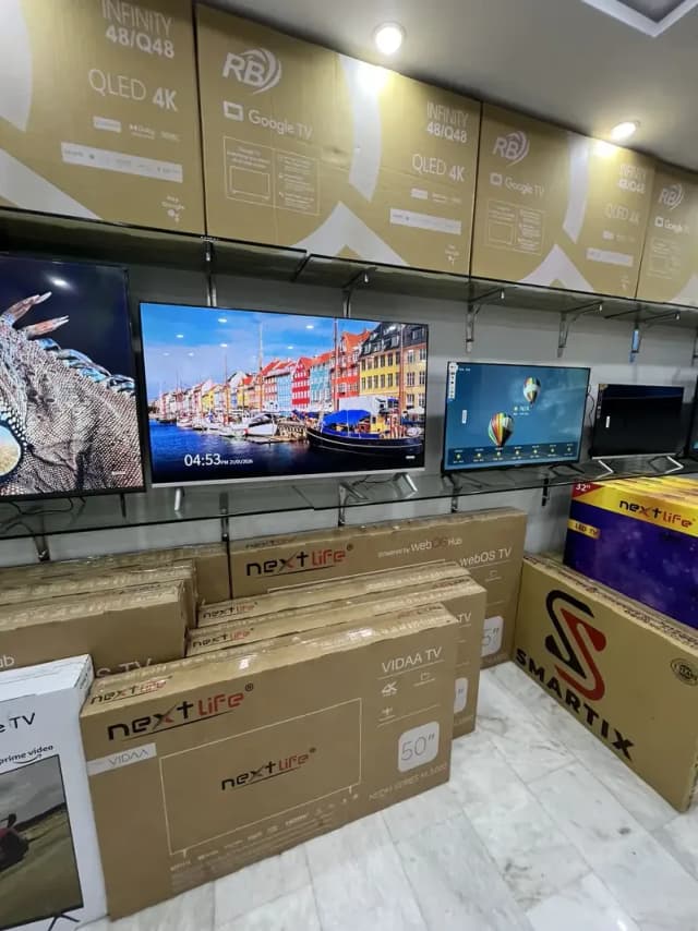 28. INCH. GOOGLE TV. LATEST MODEL. 3. YEAR WARRANTY  O336-69859O5