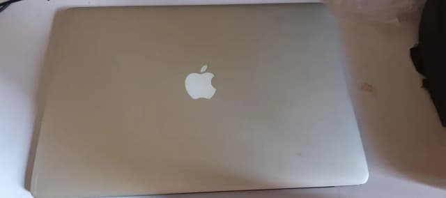 MacBook Pro 15" Retina Mid-2015 | i7 Quad-Core | 16GB RAM | 512GB SSD