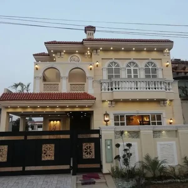 Rockwall in Faisalabad | rockwall | Graphy rockwall