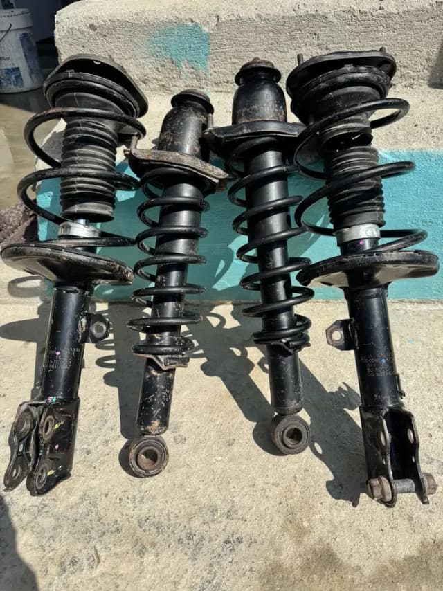 Toyota corolla xli,gli,altis 2008 to 2014 model complete qabli shocks