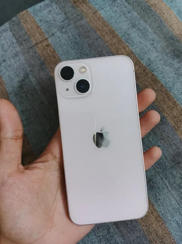 Apple iPhone 13