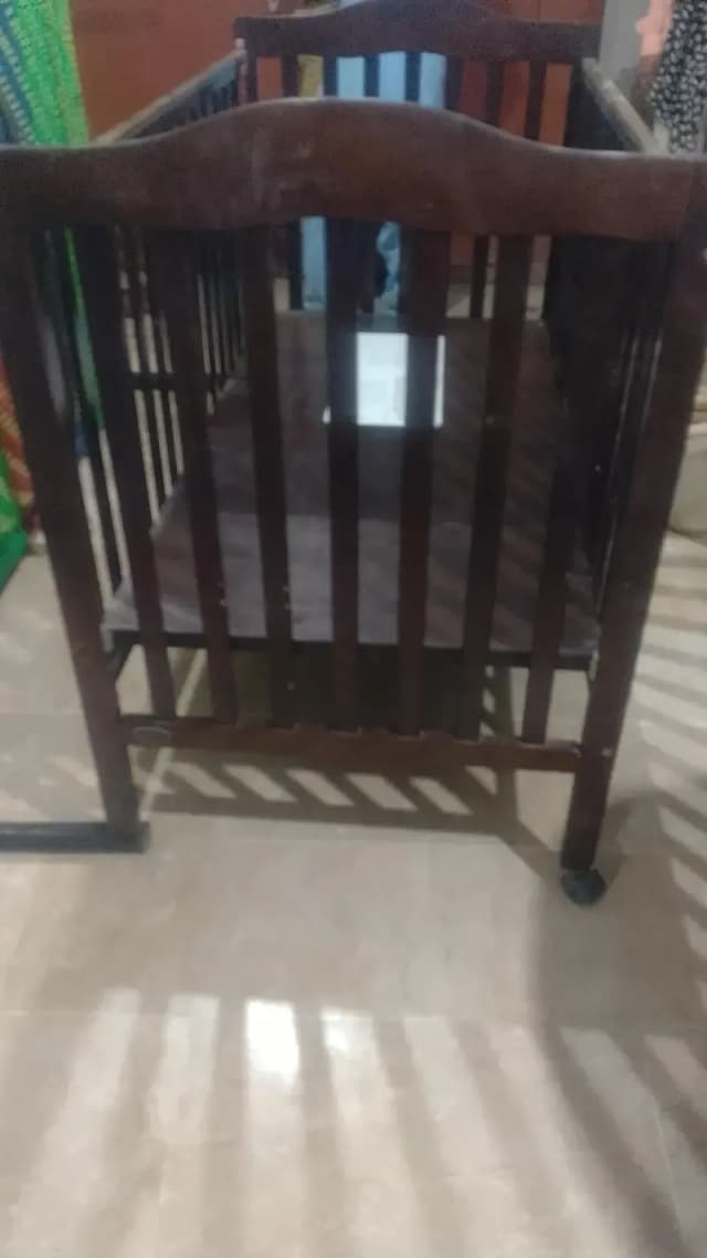 Premium Sheesham Wood Baby Cot / Cot Bed for urgent Sale
