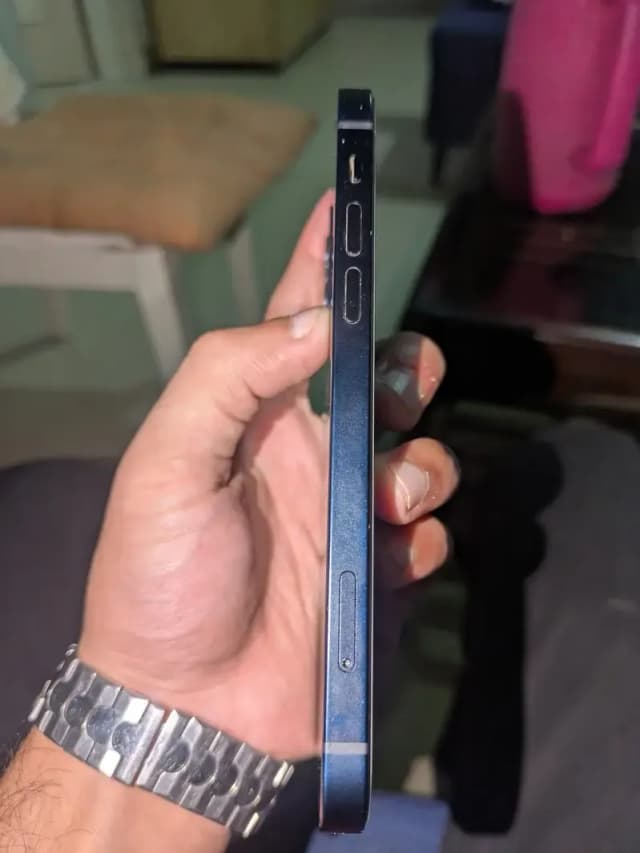 Apple iPhone 12
