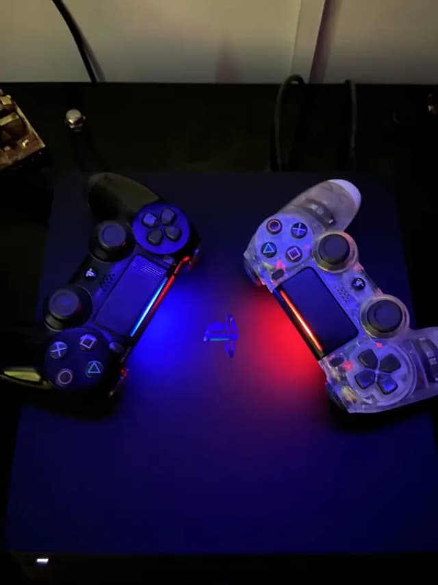PS4 Slim 500GB  | 2 Controllers | FC 25