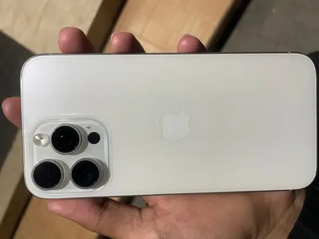 iPhone 15 Pro Max