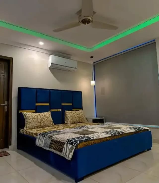 1 bedroom apartment available par day Empire Heights 2 phase 6