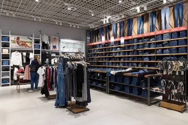 Commercial Space available for rent only for Brands in Gulshan block 3