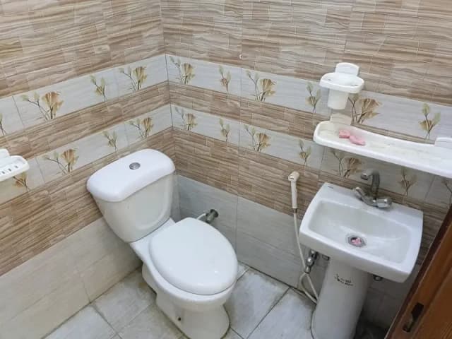 2 Marla Dubble Unit House For Sale ( Farooq Colony Near Pacakges Mall)