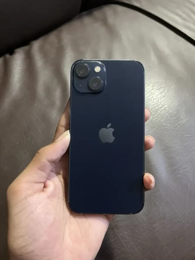 Apple iPhone 13 128-GB 10/10 condition -water pack