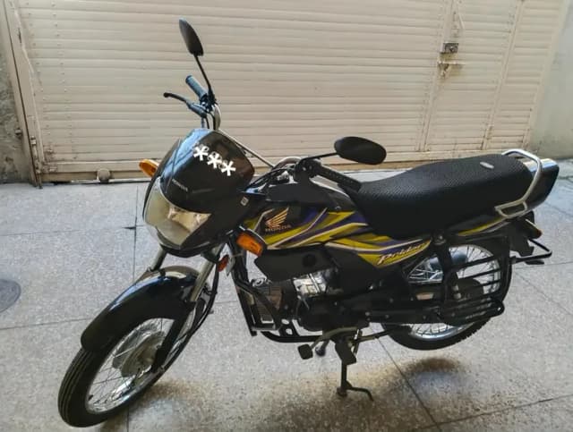New Honda Pridor Black well maintained