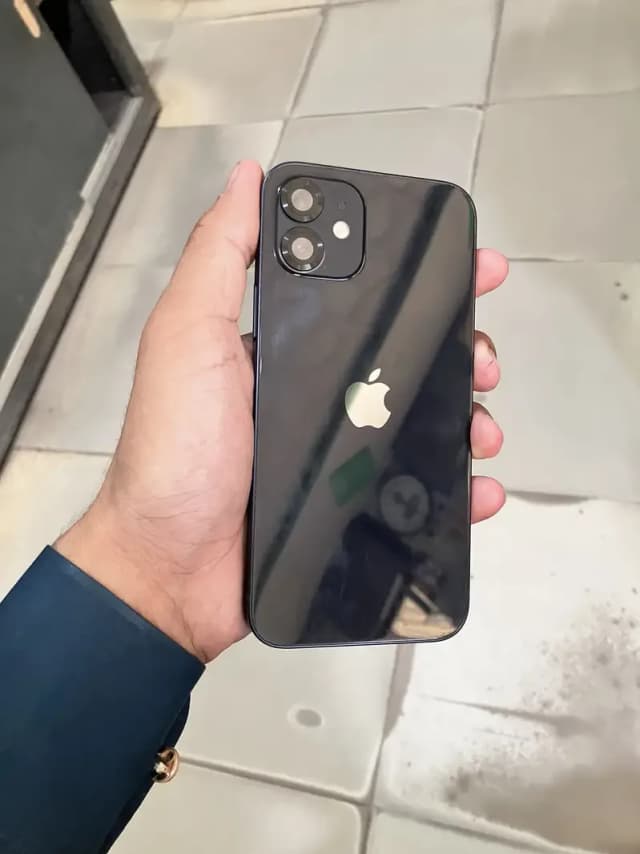 Apple iPhone 12