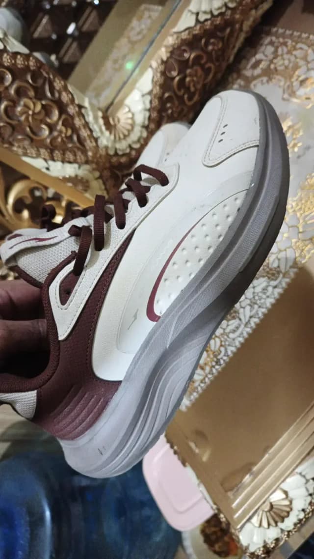 ERKE Original Running Shoes Size 42 Good Condition