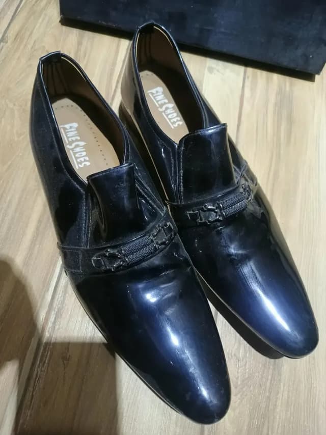 Formal Shoes Shiner