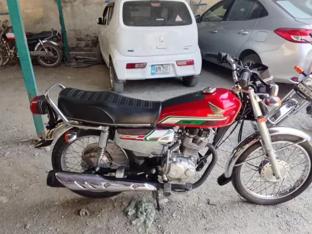| Honda CG 125 Special Edition 2023 – Self Start | Condition 10/10 |