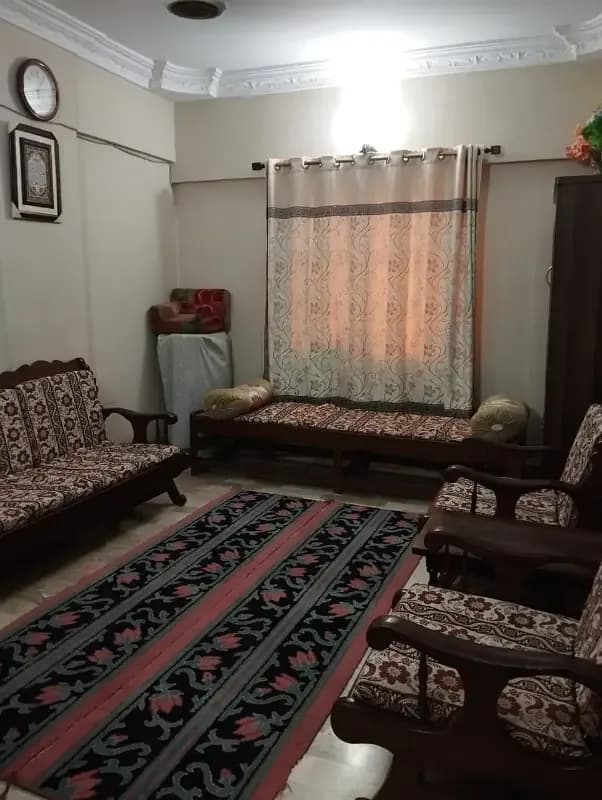 1 FLOOR FLAT FOR SALE IN GULSHAN E IQBAL 13D2