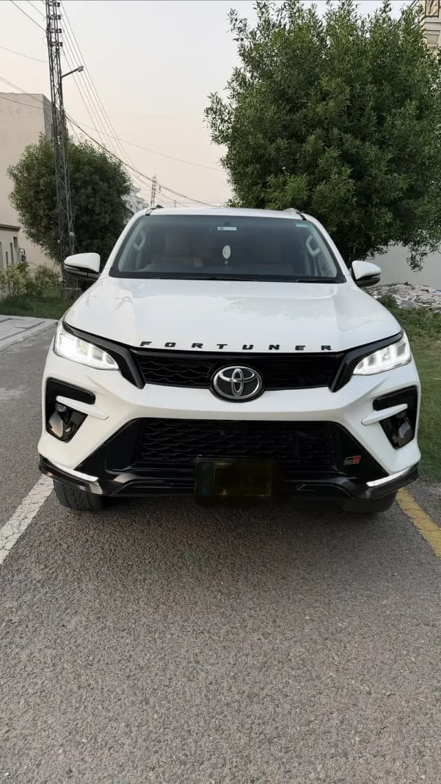 Toyota Fortuner V 2019