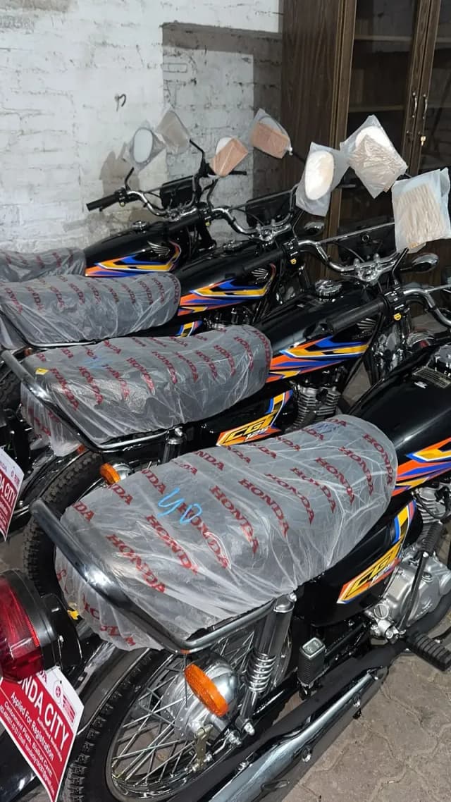 Brand new honda 125 .