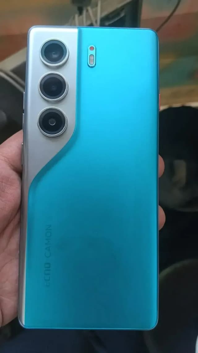 Tecno CAMON 40 Pro