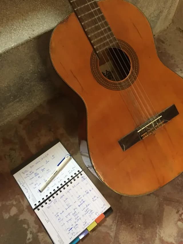 Guitar Teacher Available In Karachi