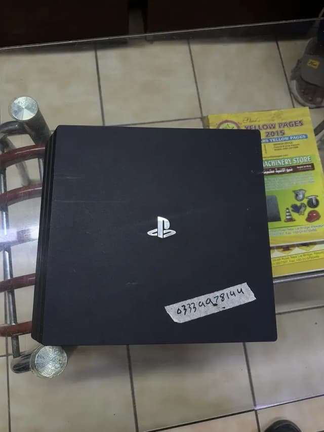 Ps4 pro for sale blue light issue