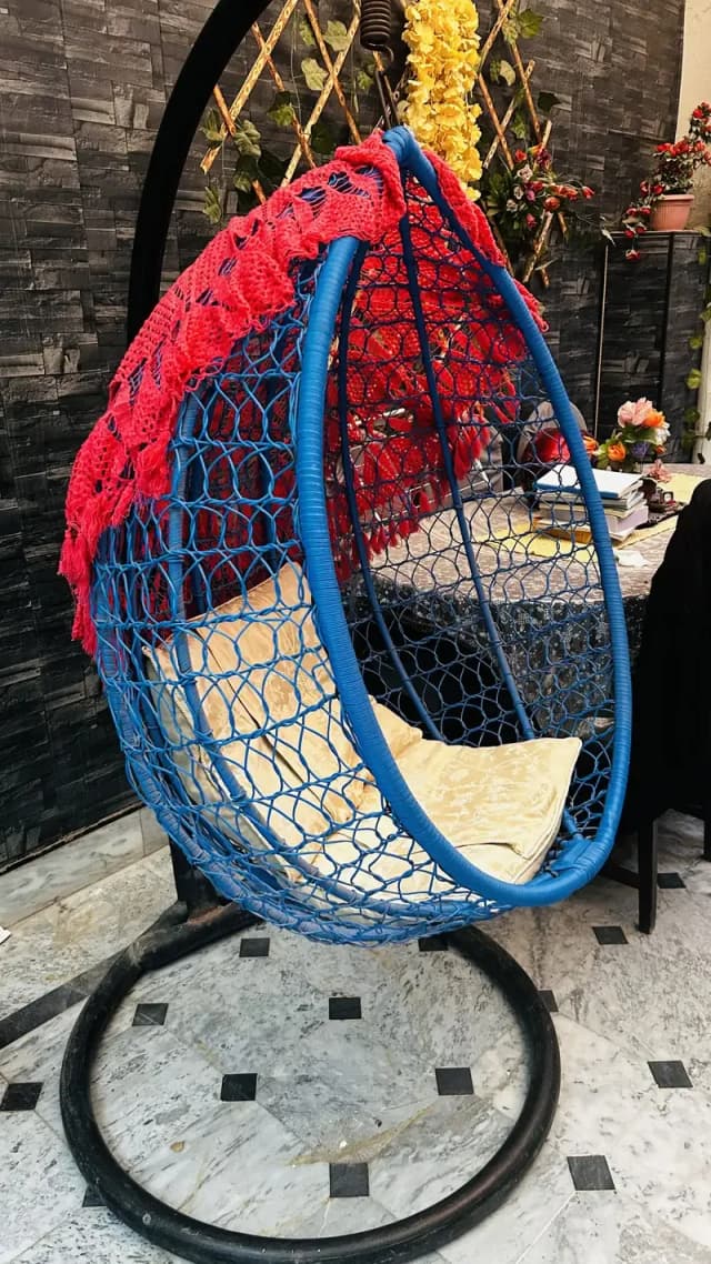Hanging nest Chair
