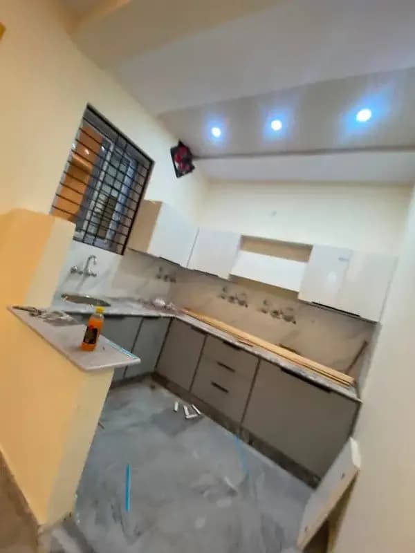 4marla first floor house avaible for rent
