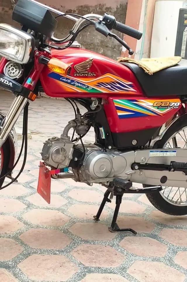 Honda 70 cc motorcycle 2020 ka model hai 0315/2284/827